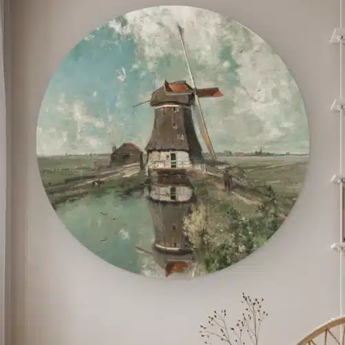Muurcirkel Een molen aan een poldervaart aan de muur in een lichte kamer met droogbloemen