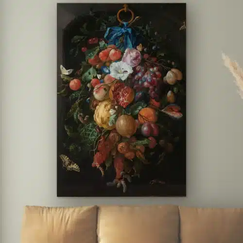 Festoen van vruchten en bloemen van Jan Davidsz. de Heem aan de muur boven een cognac bank