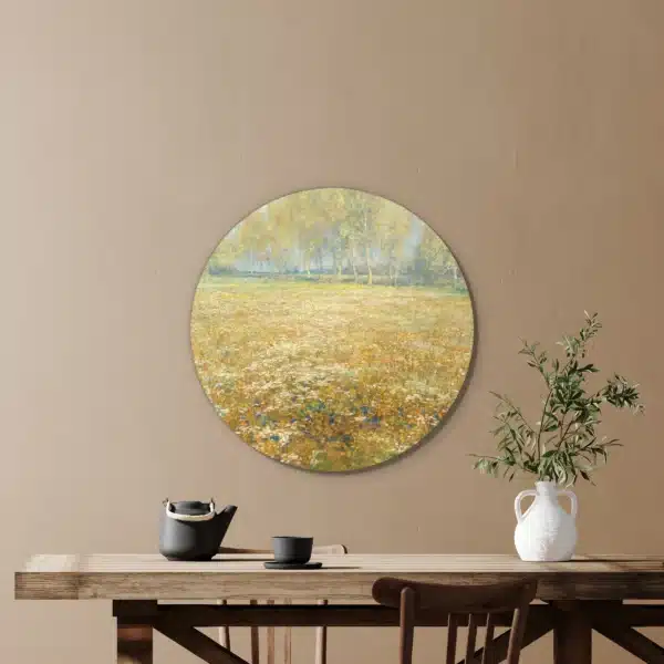 Bloemenweide schilderij als muurcirkel in een eetkamer boven de eettafel