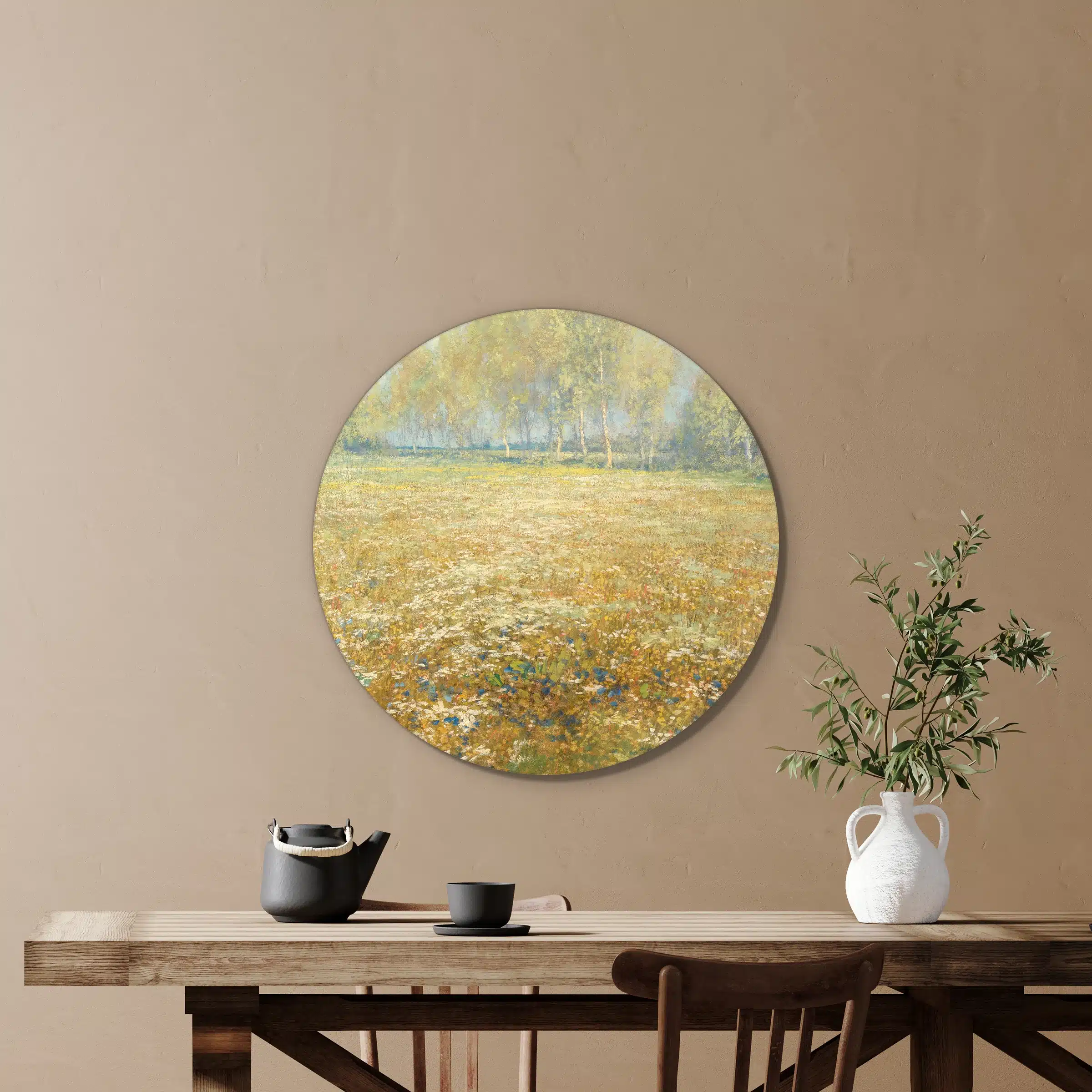 Bloemenweide schilderij als muurcirkel in een eetkamer boven de eettafel