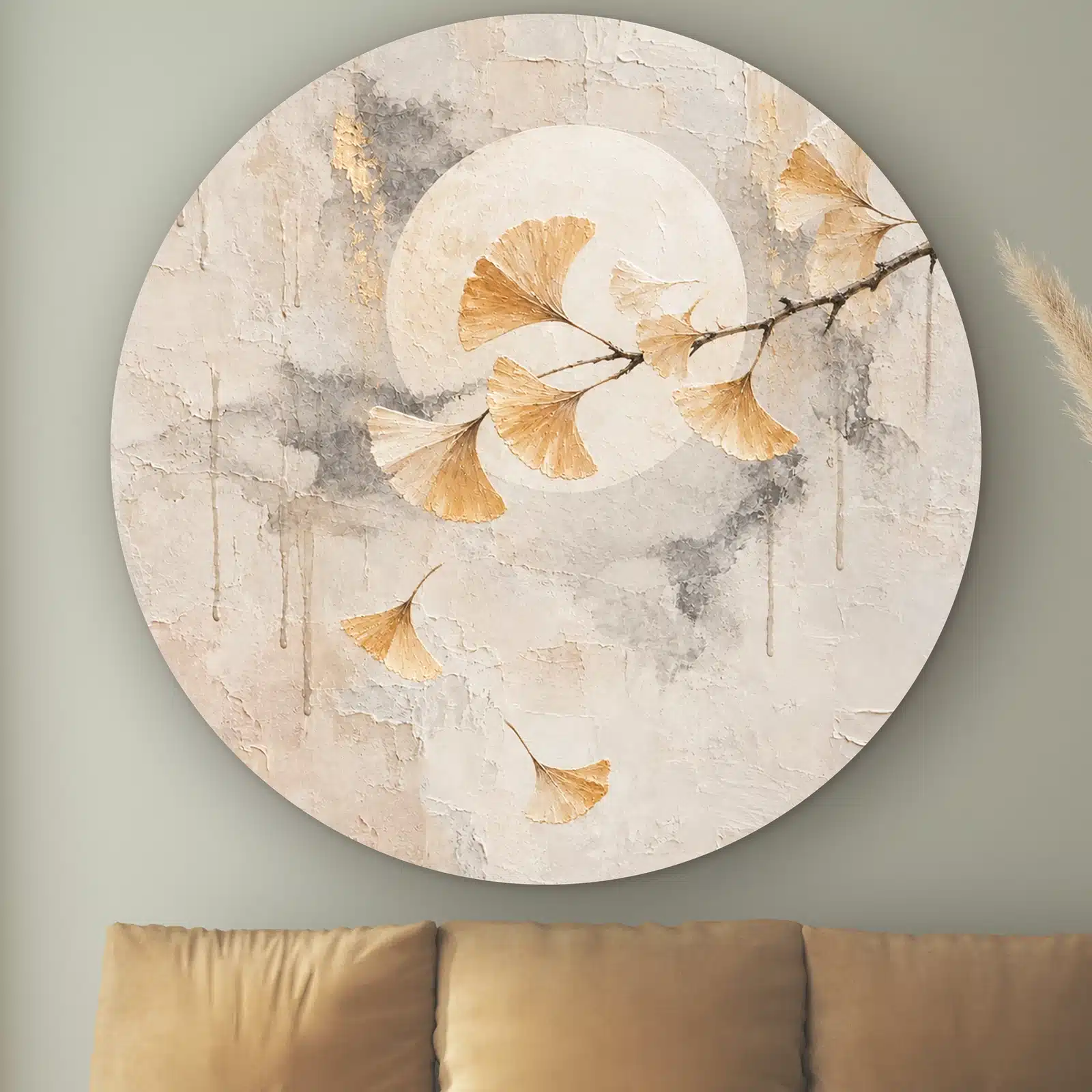Ginkgo schilderij als muurcirkel: ginkgotak met goudgele bladeren voor een bleke volle maan, vallende bladeren, japandi