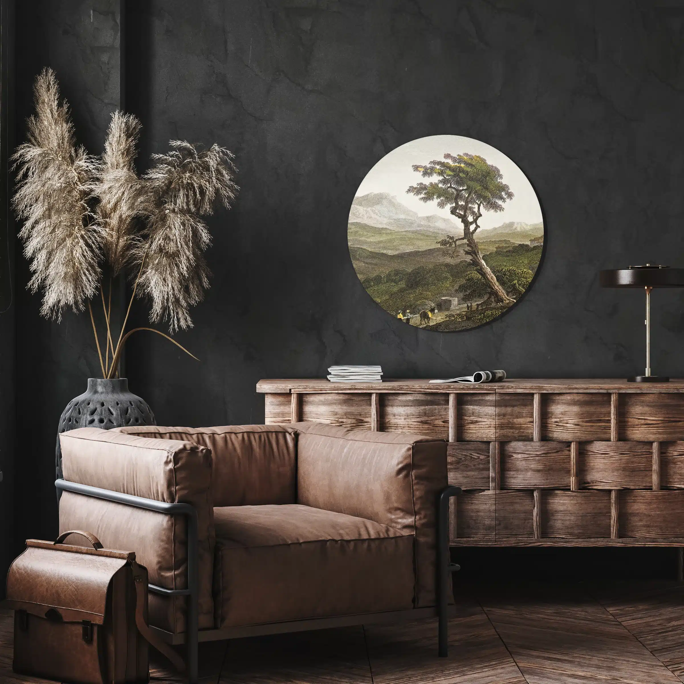 Muurcirkel Siciliaanse boom aan een donkere muur bij een leren fauteuil