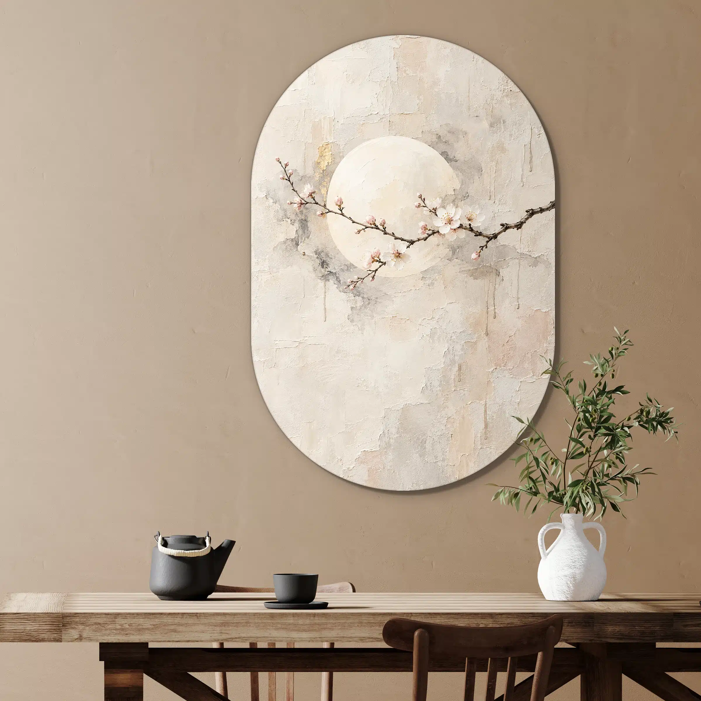 Japandi stijl schilderij als muurovaal in een eetkamer boven de eettafel
