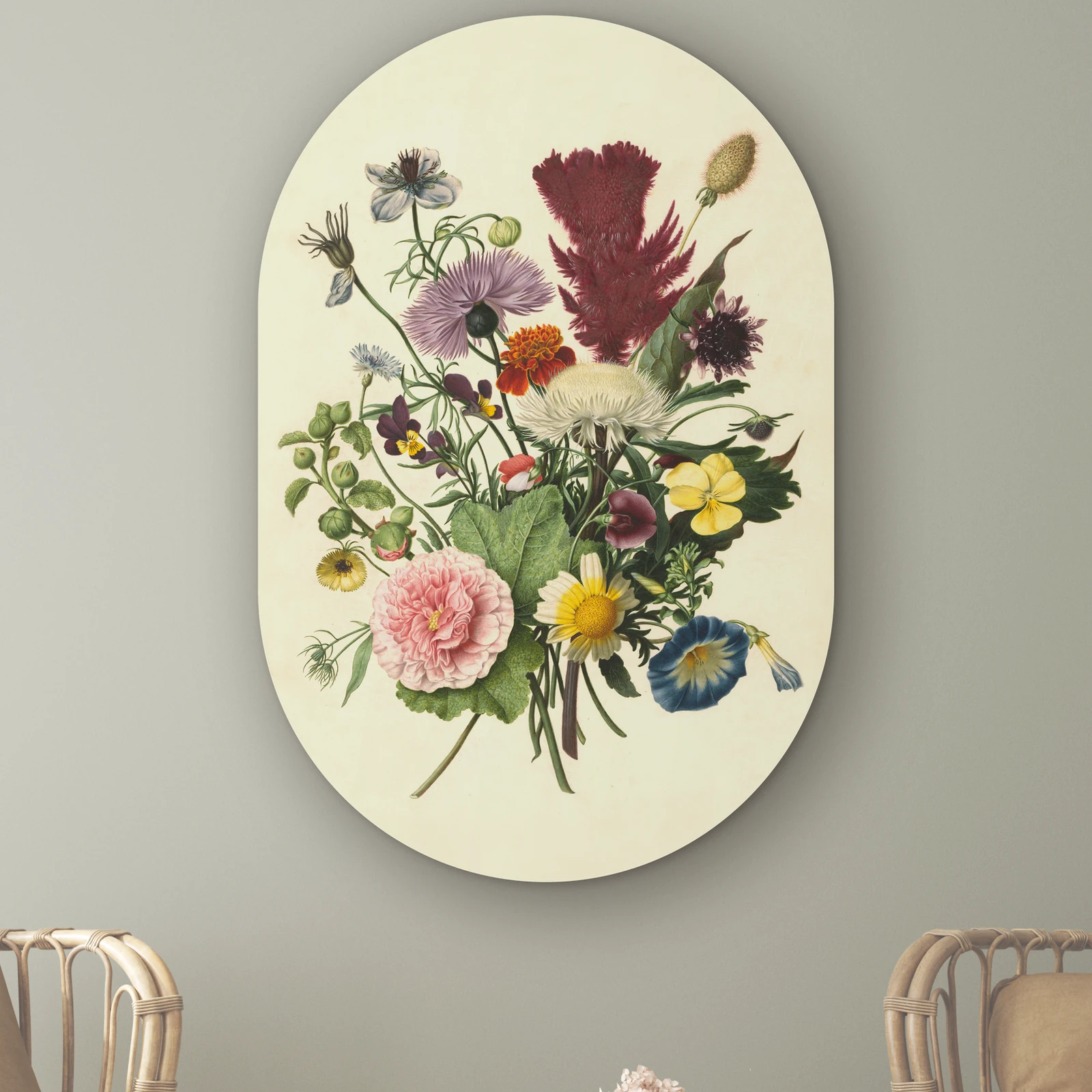 Muurovaal Boeket bloemen aan de muur boven twee rotan stoelen