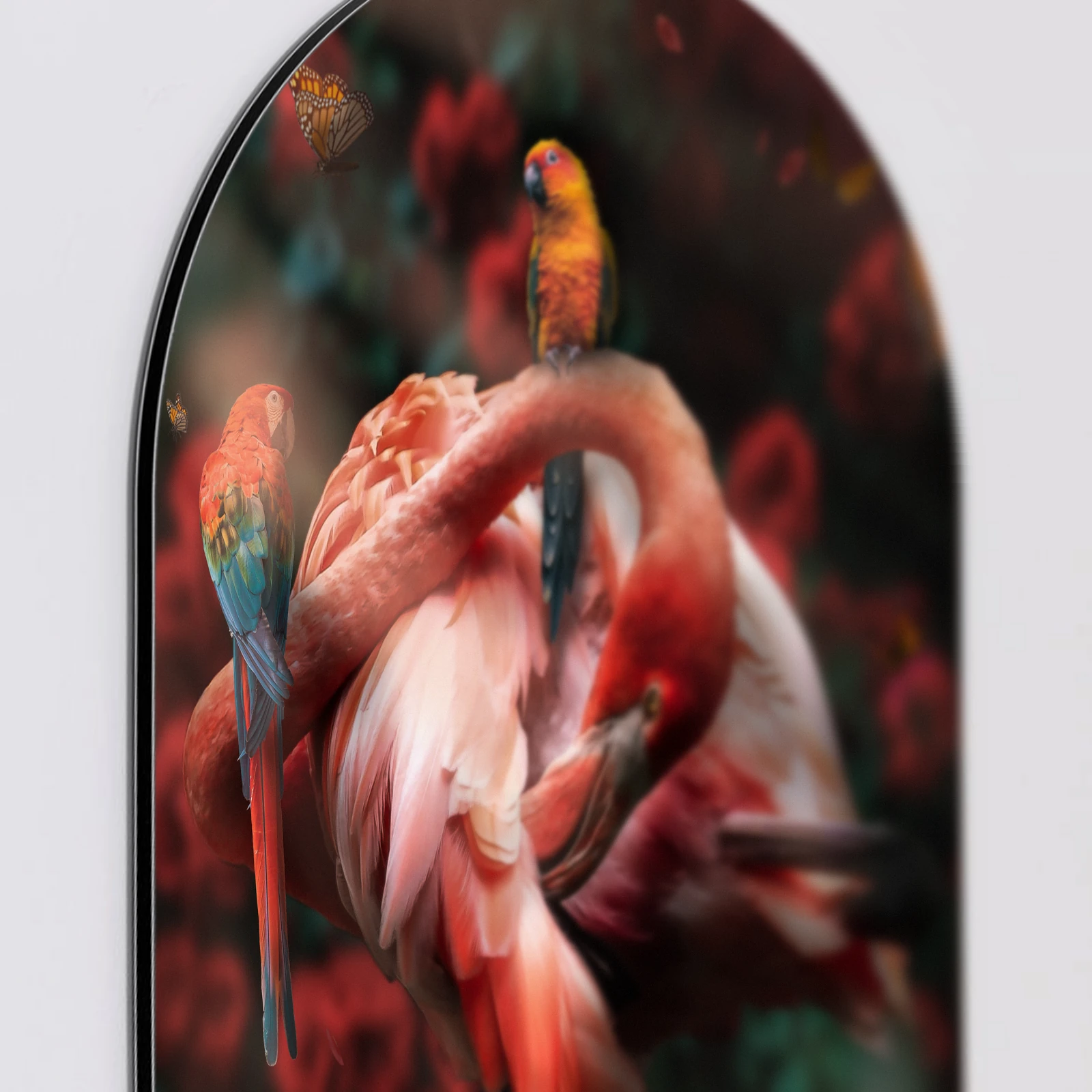 Muurovaal Flamingo met rozen, Aluminium Dibond van dichtbij