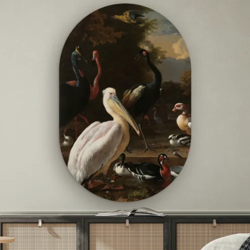 Muurovaal Het drijvend veertje aan de muur boven een dressoir met rotan deurtjes