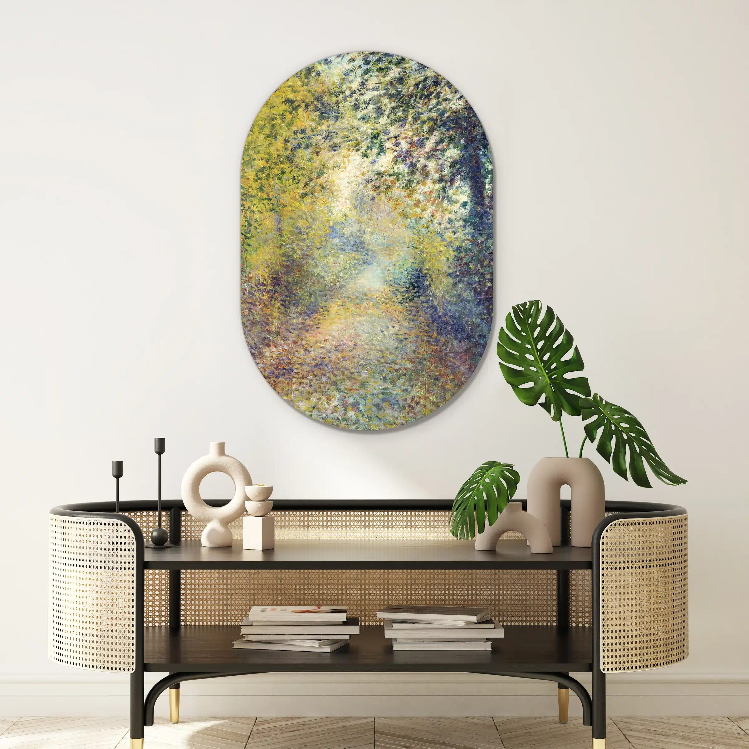 Schilderij bospad als muurovaal boven een rotan console