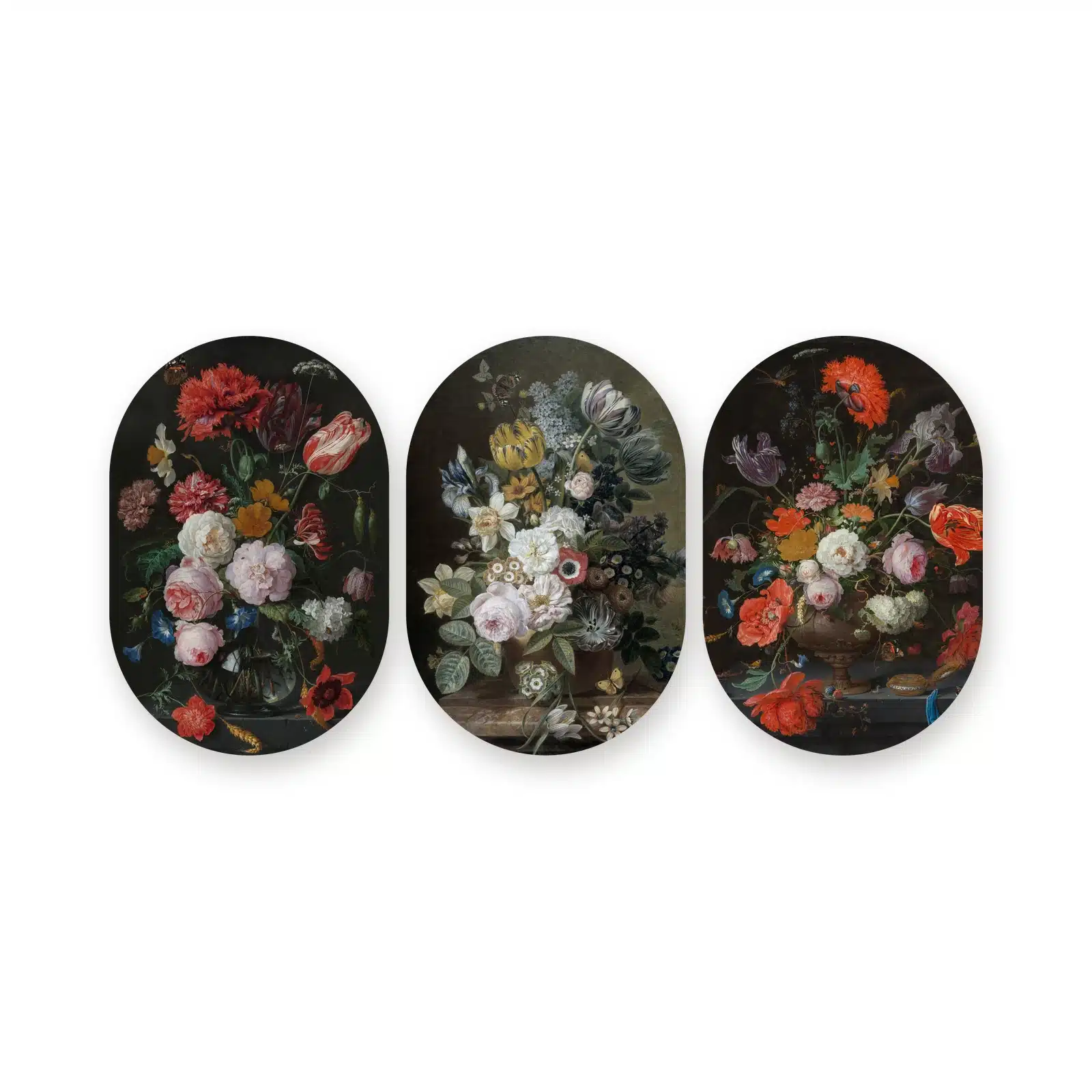 Bloemen drieluik in drie muurovalen los op een witte achtergrond
