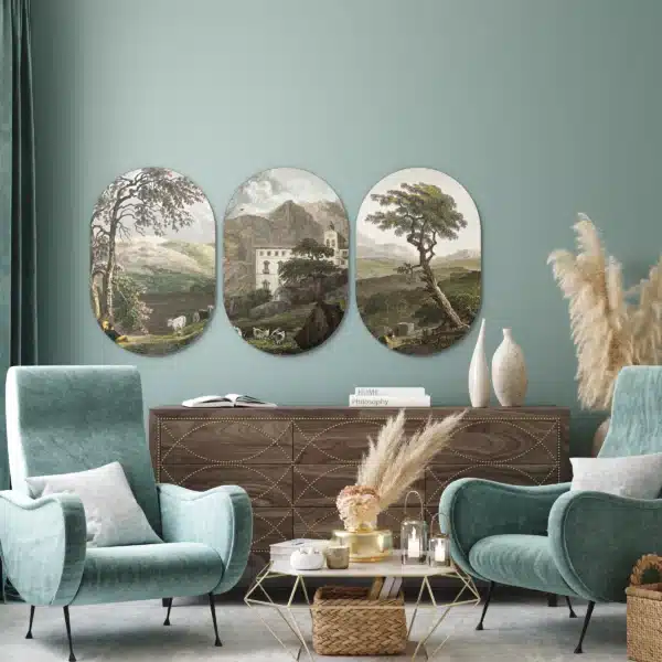 Landschap drieluik in drie muurovalen in een woonkamer met blauwgroene fauteuils