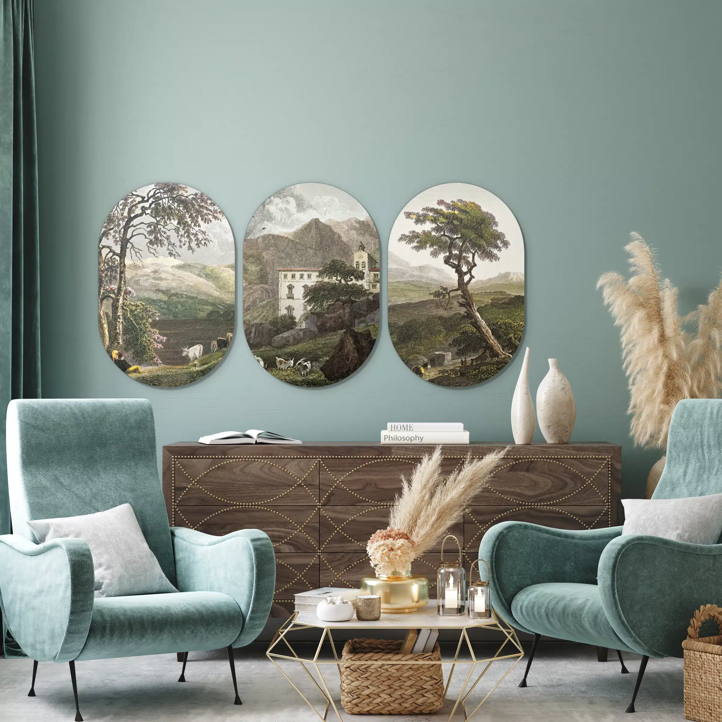 Landschap drieluik in drie muurovalen in een woonkamer met blauwgroene fauteuils