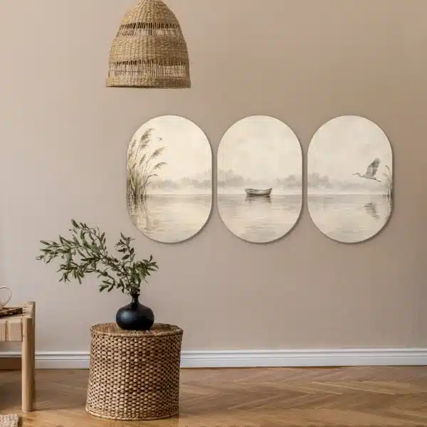 Drieluik schilderij japandi in drie muurovalen aan een zandkleurige muur