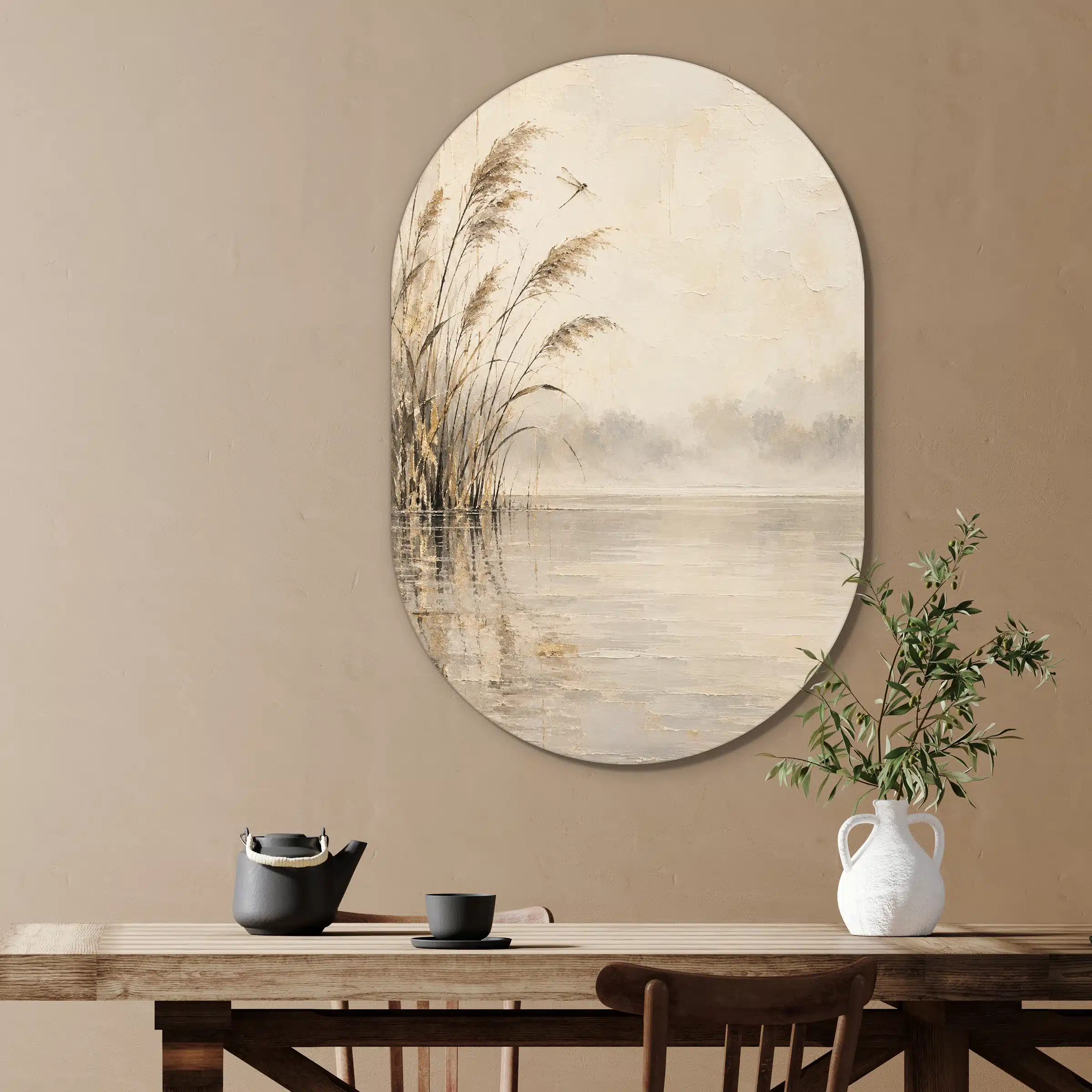 Japandi schilderij groot als muurovaal in een eetkamer boven de eettafel