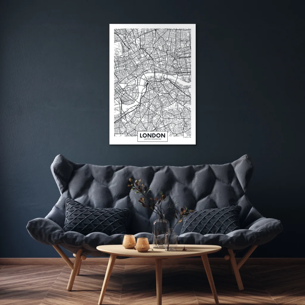 Plattegrond Londen boven een grijze bank tegen een donkerblauwe muur