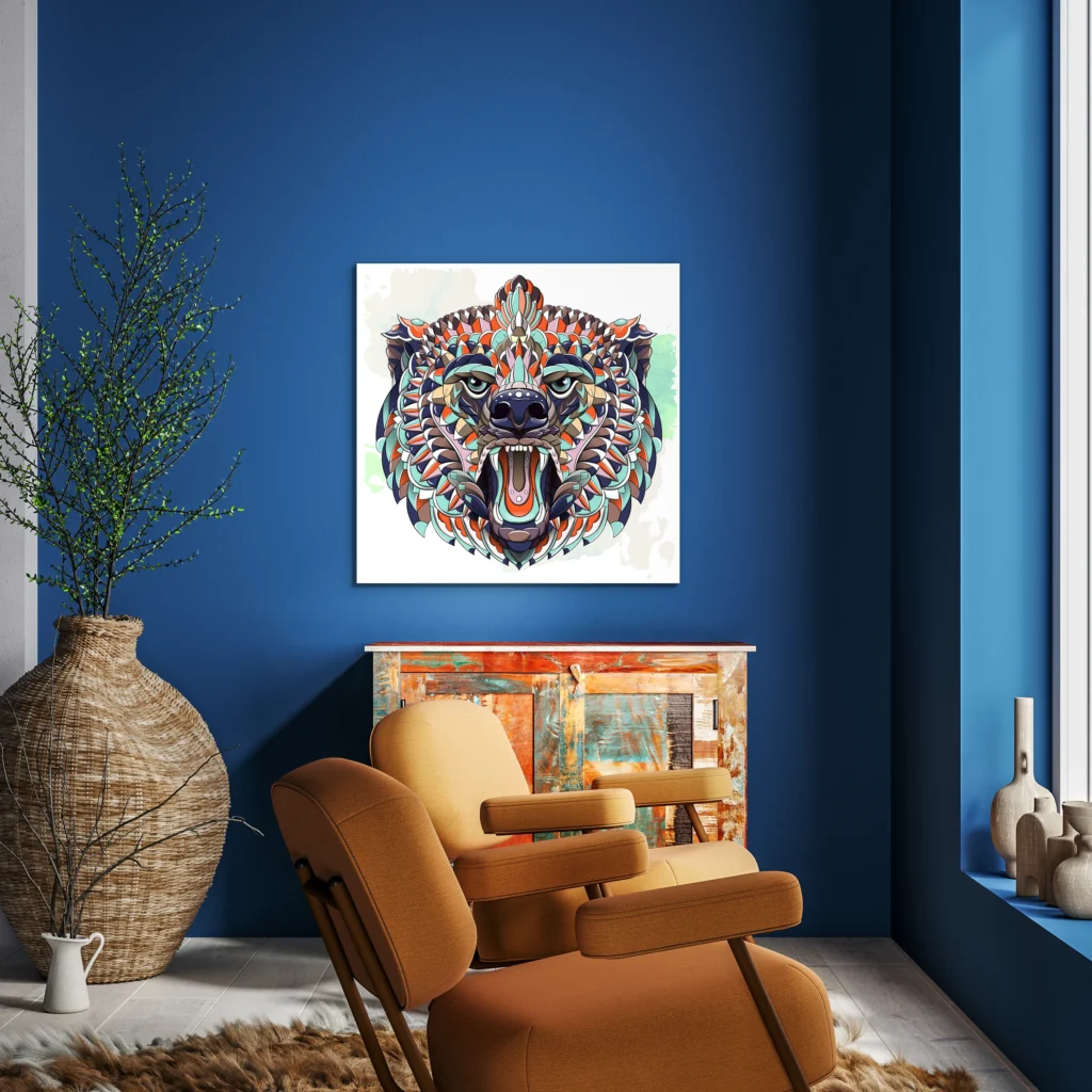 Pop art beer aan een kobaltblauwe muur boven een kleurig kastje en een okergele fauteuil