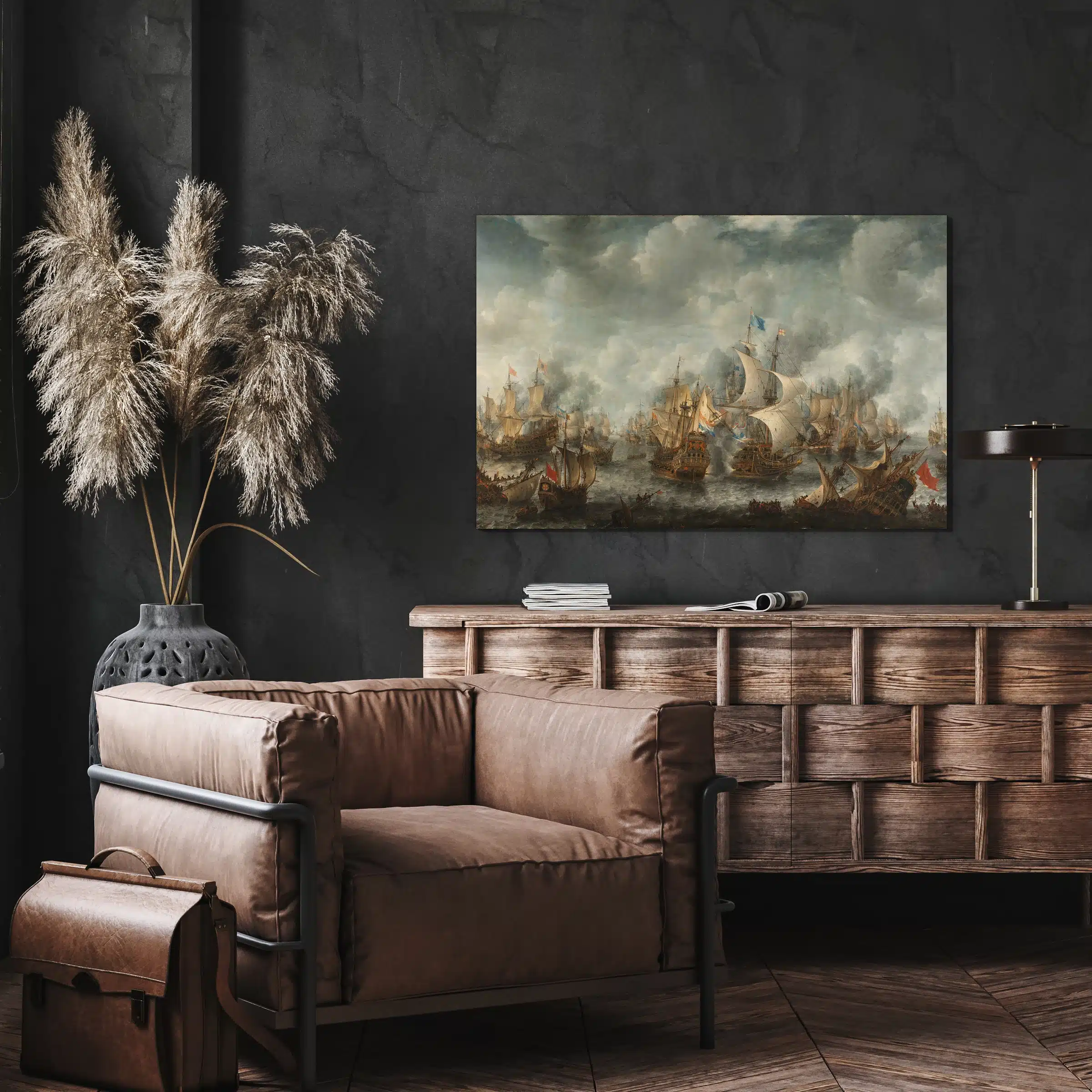 Slag bij Terheide: zeeslag met zeilschepen, boven een houten dressoir en een leren fauteuil
