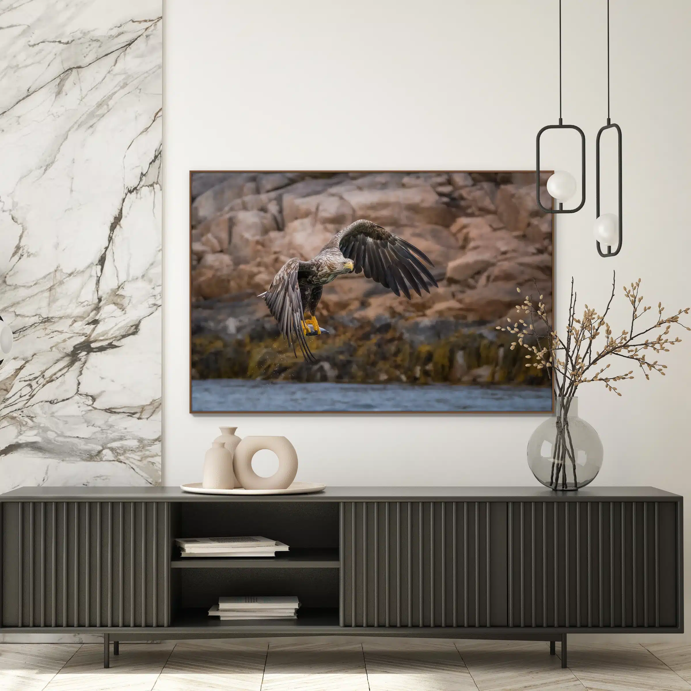 De vangst van de zeearend als artframe met houten frame aan de muur